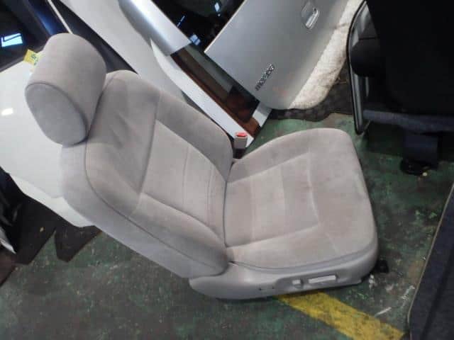 Driver's Seat TOYOTA Mark II 2002 TA-GX110