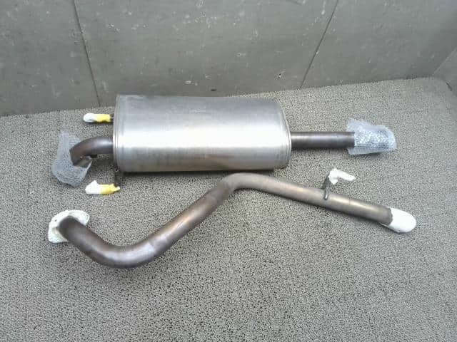 Exhaust Center Muffler TOYOTA Landcruiser prado 2019 CBA-TRJ150W 1742075620
