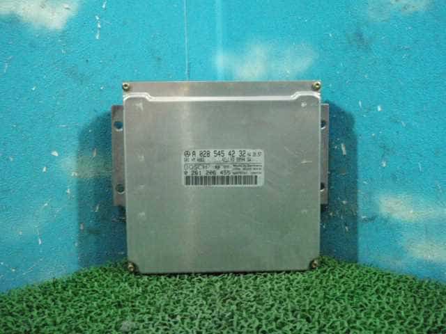 　W202 202020 Benz C200 Engine Control Unit - ECU 281223JJ