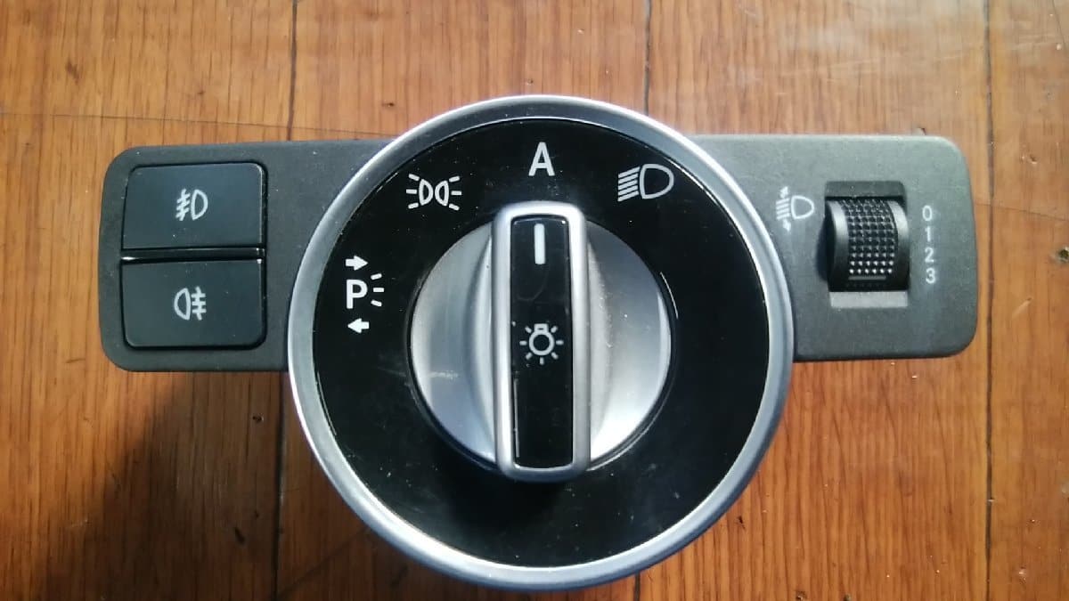 983 Benz W204(S204) C200 CGI wagon 204248 2011 Early Model light control switch