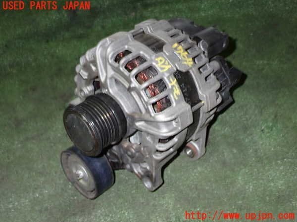 1UPJ-17646015] Benz E250 coupe (207336) alternator (dynamo)
