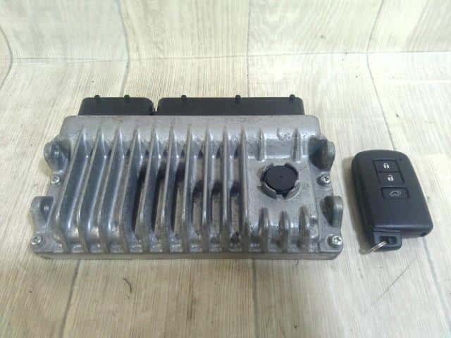 Engine Control Unit TOYOTA Harrier 2018 DAA-AVU65W 8966148P60