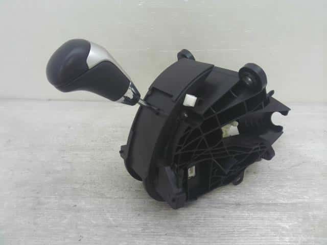 Shift Lever TOYOTA Harrier 2018 DBA-ZSU60W 3356048520